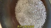 一碗粉两碗水就是一道美食，农村宴席上必备菜，比红烧肉还受欢迎