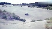 看谁最牛！实拍汽车90度爬坡比赛