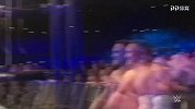 WWE-18年-世界巡演：欧文斯不满摔迷标语当众撕毁-花絮