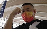 UFC267赛前纪实：李景亮和团队启程 途中玩王者荣耀
