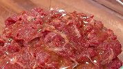 以后想吃水煮肉片，就像我这样做，做法简单，麻辣鲜香