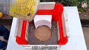 小伙用塑料凳子就制作出了柴火灶，简直太厉害了