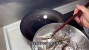 用最简单的方法做最好吃的「椒盐虾」-从头酥到脚！秒杀饭店！