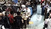 暖心！援鄂护士吃火锅陌生人偷偷买单 泪下的纸条让人泪目