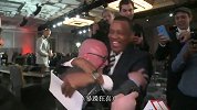 鹈鹕主教练有多兴奋？ 打断执行副总裁采访笑到魔怔