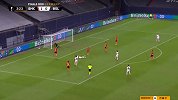 第4分钟巴塞尔球员卡布拉尔射门 - 打偏