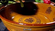 凉拌黄瓜试试加点荆芥在里面，口味独特，清新爽口，下酒必备凉菜