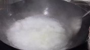 大厨分享酱烧凉粉的做法，口感软嫩香辣，特别入味，好吃又好做
