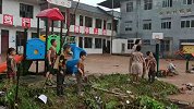 湖南张家界一小学遭山洪侵袭 数十名学生当场吓哭