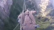 朋友谈女子天门山翼装飞行失联：十分意外 她水平是“大神级”