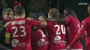 第82分钟尼姆球员鲍比永进球 尼姆2-0第戎