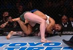 长腿小姐姐梅根UFC第三战 首回合遭裸绞降服