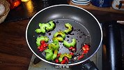 苦瓜的最佳吃法，我认为酸辣苦瓜是苦瓜的最佳吃法