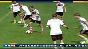 世界杯-14年-德国队训练营遭车祸惊魂 所幸球员无人受伤-新闻