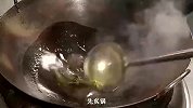 鲜香麻辣的肥肠鲜锅兔，兔肉嫩滑，肥肠软糯，巴适得板！