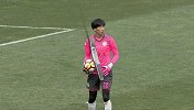 桑达扎错失必进球 青岛长传造单刀竟被黑龙江门将化解