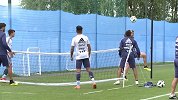 该梅西圆梦了！阿根廷备战训练 球王拉阿圭罗单练