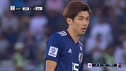 大迫勇也半场强突遭遇对手围剿 快发任意球完成远距离轰门