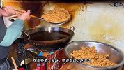 3代人传承了70年的蒜蓉枝，每天手工制作，从早到晚1天要做几千条