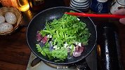 茼蒿怎么做好吃，简单又好吃的茼蒿烧豆腐，超级开胃