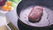 草莓酱黑醋汁鸭胸肉
