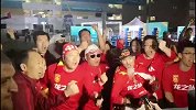 球迷为国足下场比赛打Call！齐声高喊：战胜韩国！
