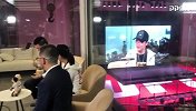 张伟丽做客PP体育UFC精英中心临时演播室