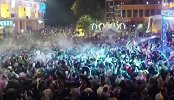 90后小哥工作是陪人蹦迪 刚开始很难理解疯狂