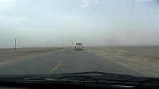 旅游-敦煌莫高窟回城路上风沙遮路