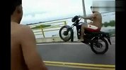 搞笑-20120323-杯具！！！！有趣的滑板车失败
