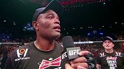 UFC-15年-UFC183赛后：席尔瓦获胜后擂台采访-专题