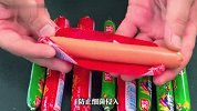 别再用牙咬了！终于学会了火腿肠的正确打开方式