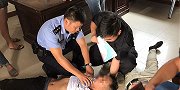 两男子大太阳下吵架 半小时后双双中暑倒地