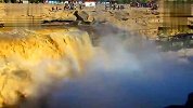旅游-汹涌澎湃的黄河瀑布