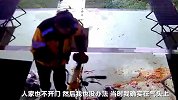 饭店被外卖员用共享单车堵门砸冰柜？外卖员：他们骂我，我不开心