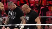 WWE-14年-RAW1093期：进化军团偷袭圣盾三重摔虐爆RR-花絮