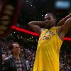 杜兰特原味球衣送Drake 一件见证连续3场40+纪录的球衣