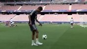 先练脚感再秀停球 原来瓦拉内是隐藏的花式大师