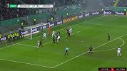 第73分钟法兰克福球员亚伯拉罕射门 - 打偏