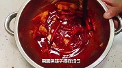 网红美食圣诞烤鸡，用苹果烤没想到这么好吃，鲜嫩爆汁，嘴馋了！