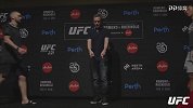 UFC-18年-UFC221面对面公开日 李景亮标配红色战袍出场-精华