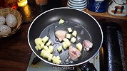 土豆烧鸡块怎么烧好吃又简单，简单又好吃的土豆烧鸡块，超级开胃