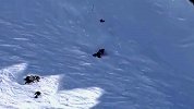 【新西兰】美国滑雪运动员雪山跌落连续翻滚数十圈 竟安然无恙