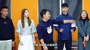 【游戏 - 抢櫈大战】十人混战，大型武器械斗现场只为了抢櫈！