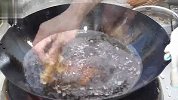 河南宴席上的小酥肉怎样做？大厨教你一招，在家也能做出饭店味道