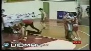 吹黑哨的裁判杯具了吧