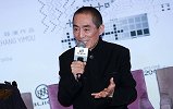 张艺谋笑言：不当导演就当守门员 梅西运气不如C罗