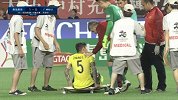亚冠-17赛季-16强次回合-第37分钟换人 张琳芃受伤倒地一脸痛苦 王上源火线披挂上阵-花絮