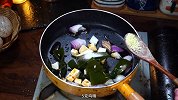 豆腐汤家常做法，简单又好喝的海带豆腐汤，汤鲜味美
