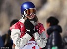 冬奥会女子单板滑雪冠军玩花样 成功挑战男子专项空翻三周半